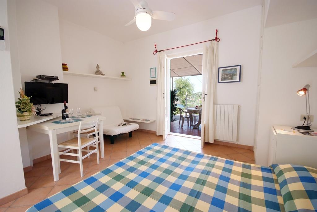 Casa Vacanze Dino Apartment Capoliveri  Bagian luar foto