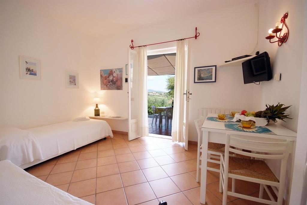 Casa Vacanze Dino Apartment Capoliveri  Bagian luar foto